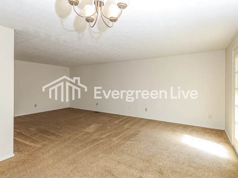8676 Belle Chase Dr — Photo 6