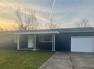 910 Pine Cir, Davisville, WV 26142