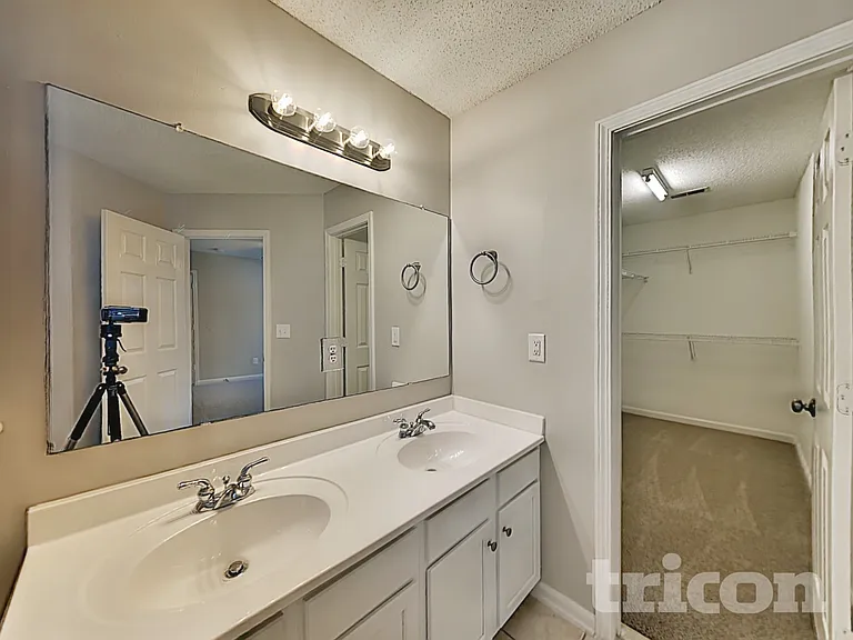 4030 Evelyn Ave — Photo 9