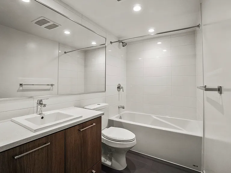 183 Georgia St E — Photo 108