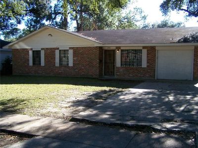 2206 13th St, Lake Charles, LA, 70601