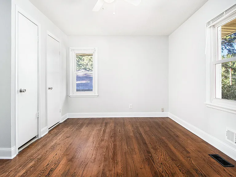 1686 Derrill Dr — Photo 17