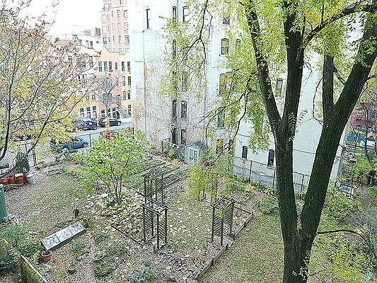 Rented by Cooper & Cooper Real Estate | media 8