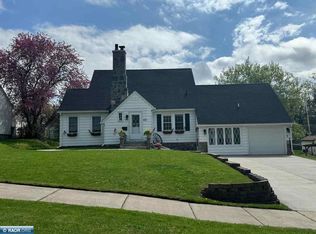 621 4th St NW, Chisholm, MN 55719