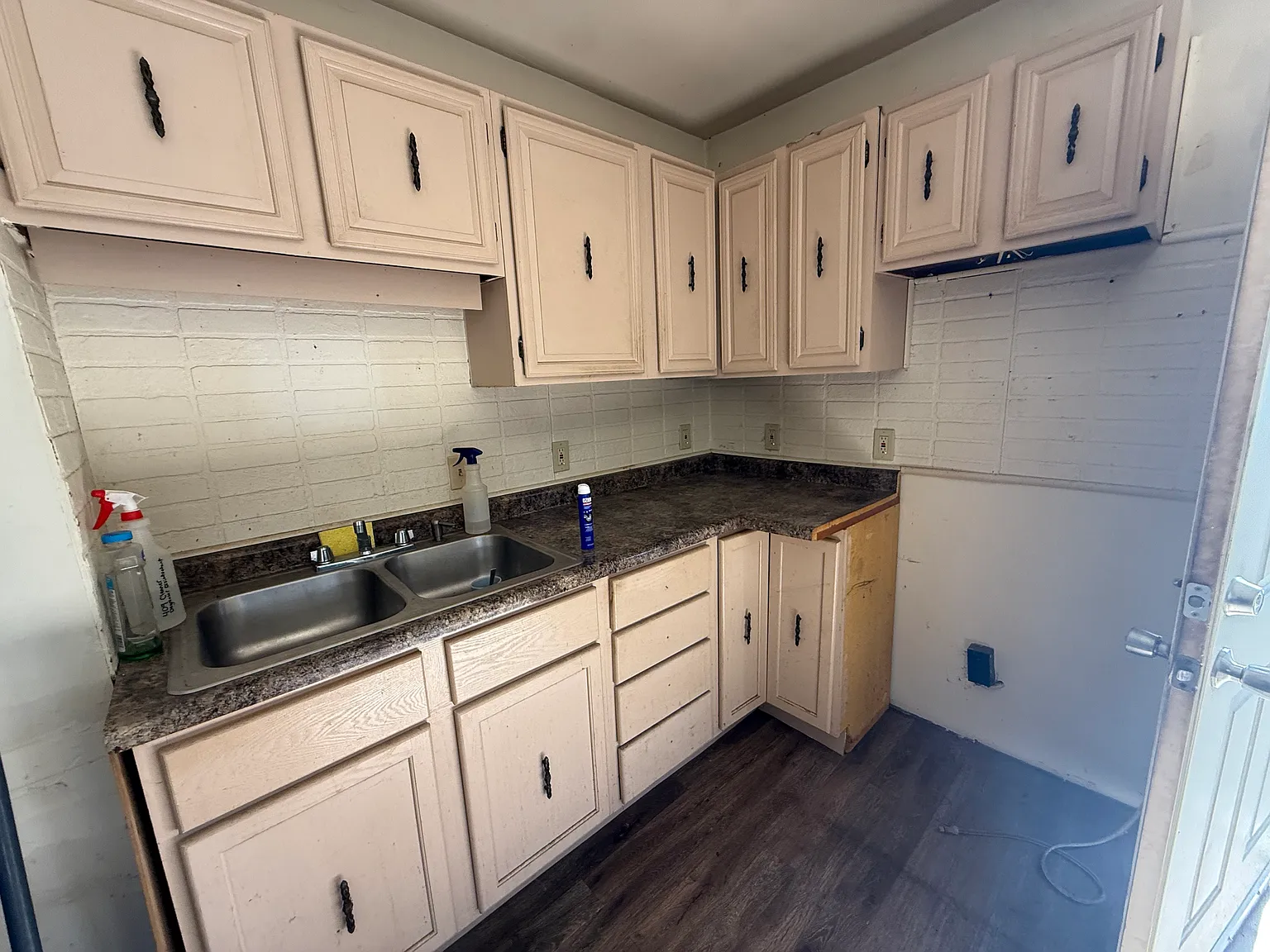 5 bed, 1450 sqft, $1,025 — Photo 2
