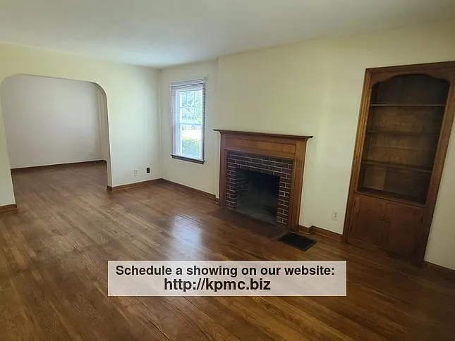 2937 Oaklawn St — Photo 6