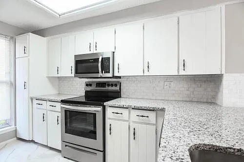 7919 Colony Ln — Photo 2