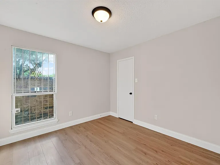 5530 Oak Falls Dr — Photo 25