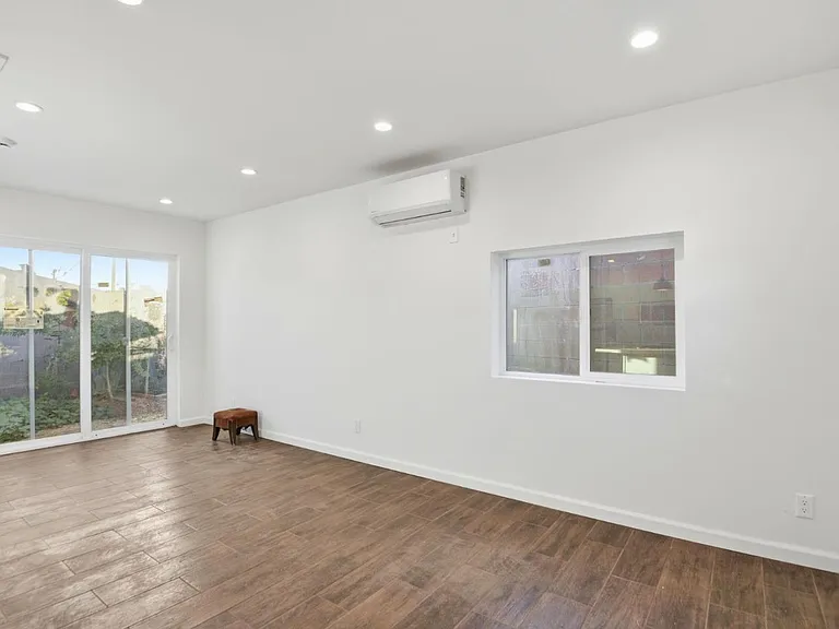 648 Anita St #1 — Photo 9