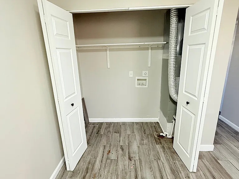 311 Park Ln #311 — Photo 16