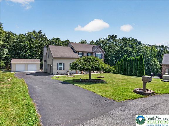 4th image of 2199 Acorn Ct