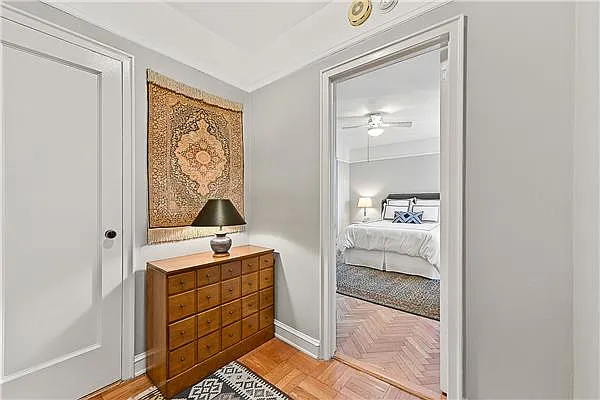 Sold by Exclusive Properties Sotheby's International Realty | media 34