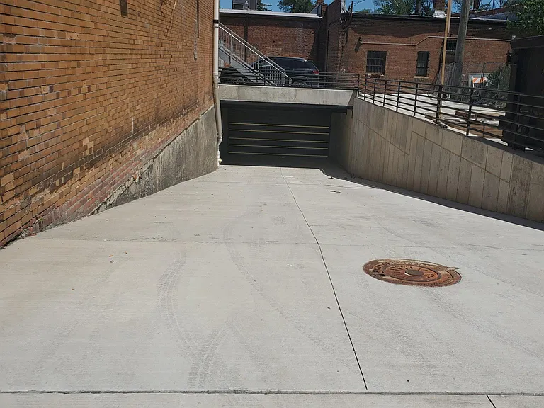 19031 Livernois Ave #D — Photo 16
