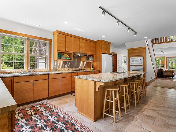 3rd image of 24 Moosewood Lane
