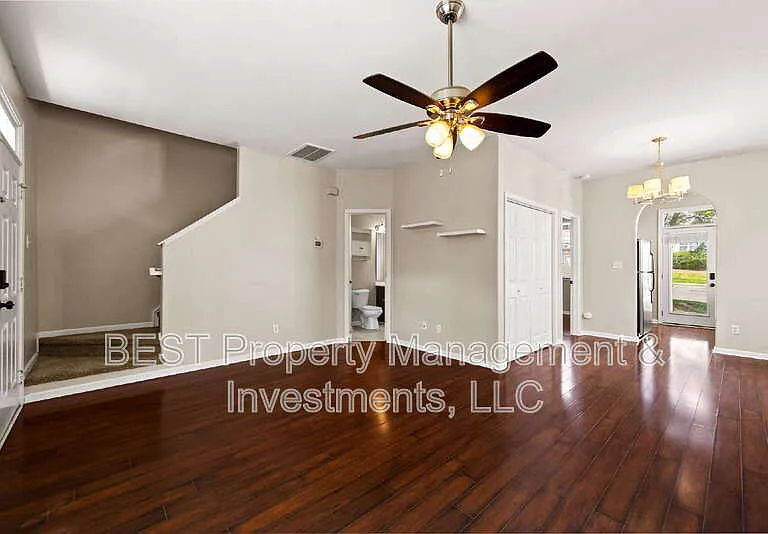8130 Kings Creek Dr — Photo 4