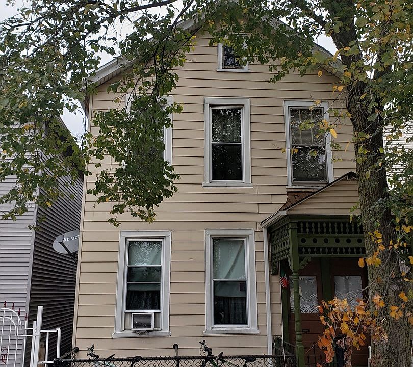 2nd image of 1718 W 21st Pl