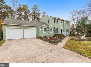 4 Lakeside Dr, Medford, NJ 08055