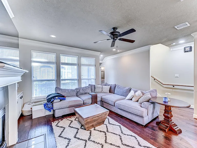 1325 W 24th St #D — Photo 11