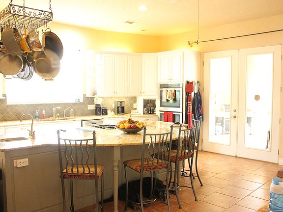 2nd image of 23180 Hanging Oak