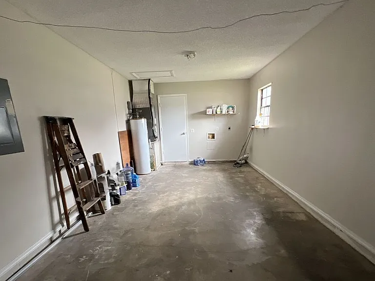319 Oak Track Dr — Photo 24
