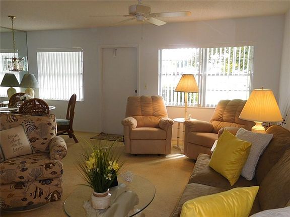 5th image of 24 Pine Arbor Ln