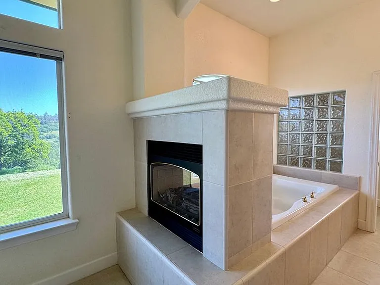 6255 Peacock Way — Photo 26