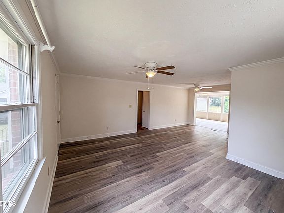 5th image of 415 Buie Ct
