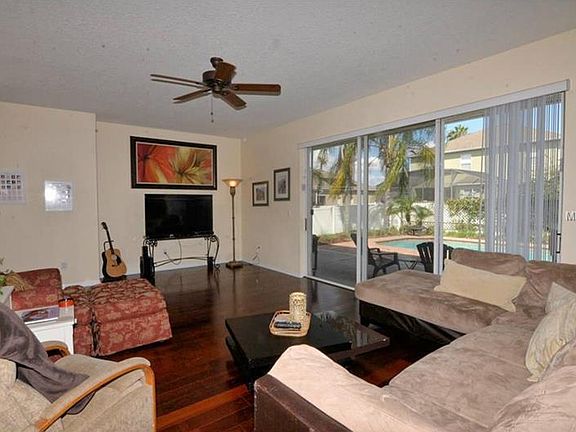 4th image of 2125 Tall Oak Dr