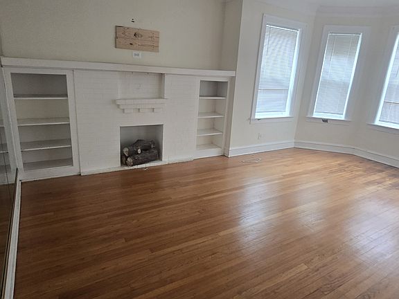 4th image of 6933 S Woodlawn Ave #2
