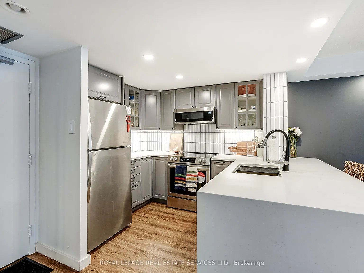 2 bed, $2,900 — Photo 4