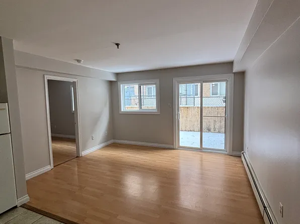 3034 Windsor St #102, Halifax, NS B3K 5G1