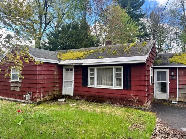 7723 Maple Rd, Baldwinsville, NY 13027