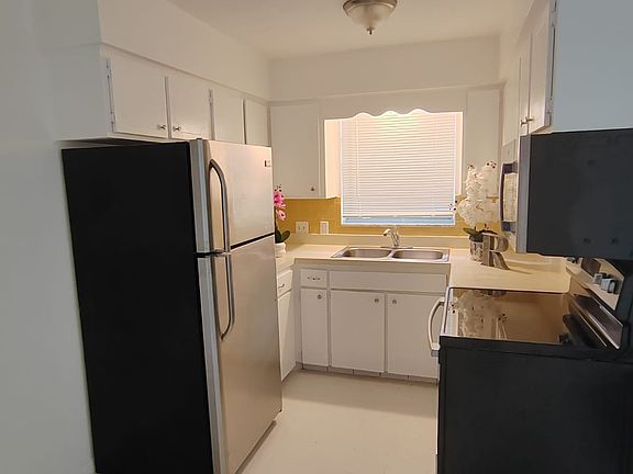 4th image of 3100 36th St N #8-1