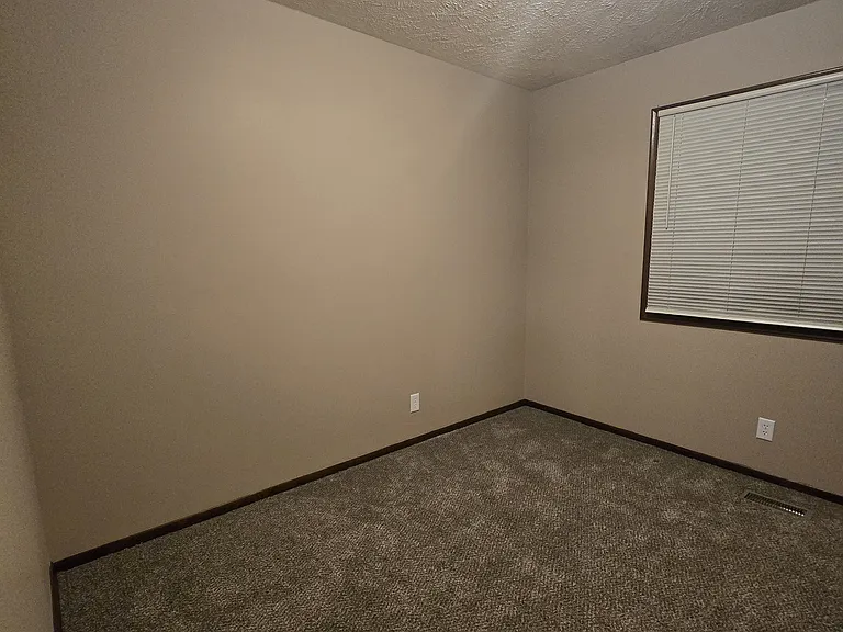 920 W Leon Dr — Photo 6