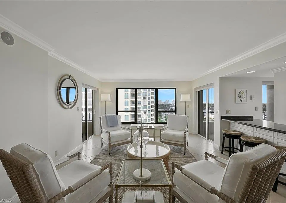 4451 Gulf Shore Blvd N #1205