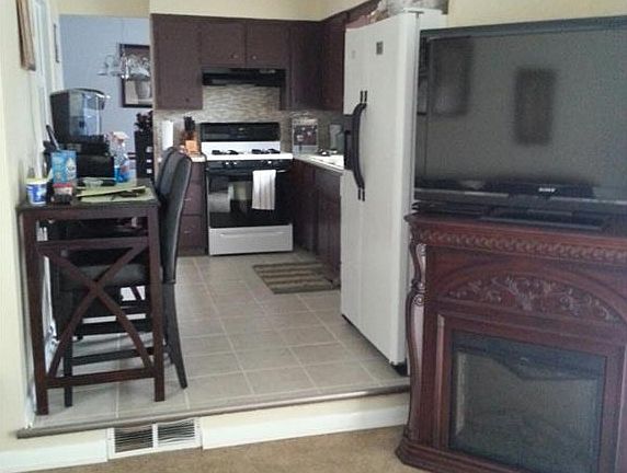 4th image of 4578 Sarasota Dr