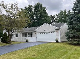 821 Dartmouth Dr, Island Lake, IL 60042