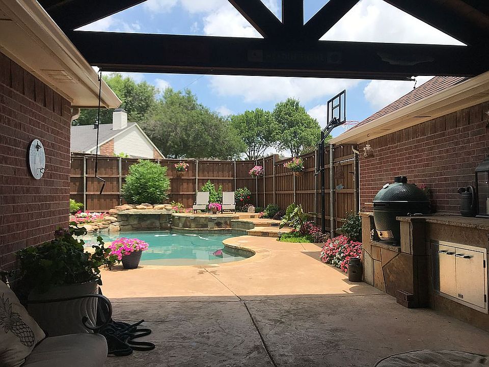1st image of 3702 Queenswood Ln