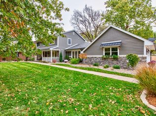 2410 Ashworth Rd, West Des Moines, IA 50265