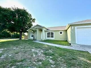 2nd image of 501 SE Sweet Avenue
