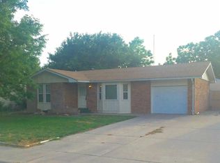 2205 N Apache Dr, Garden City, KS 67846