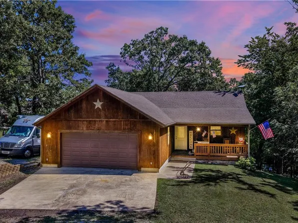 22967 Peppermint Dr, Warsaw, MO 65355