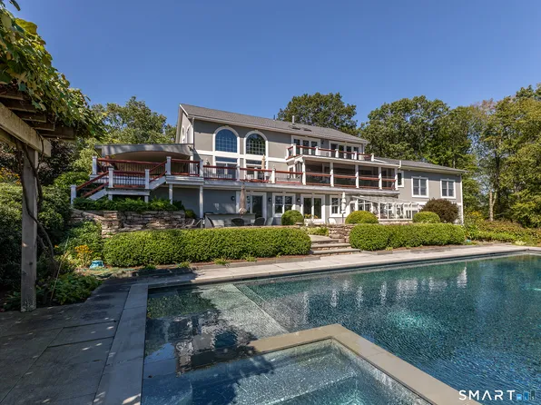 8 Sunrise Lane, Bridgewater, CT 06752
