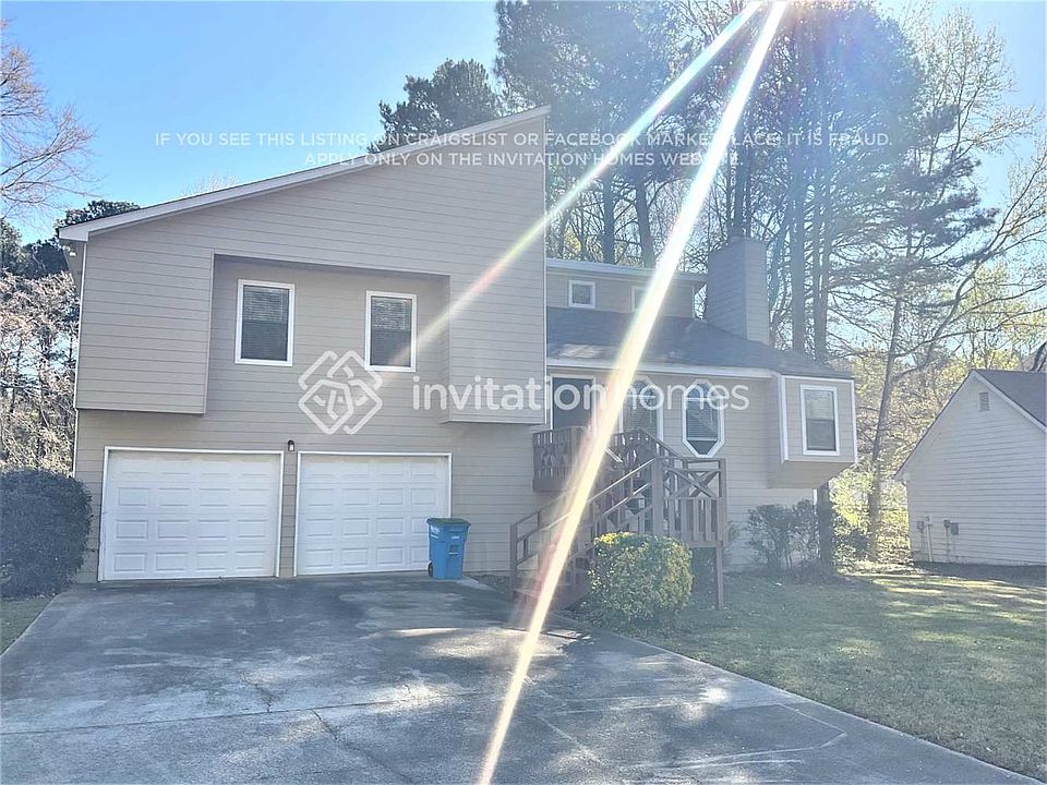 1st image of 2850 Park Chase Dr