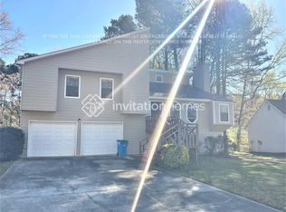 2850 Park Chase Dr, Snellville, GA