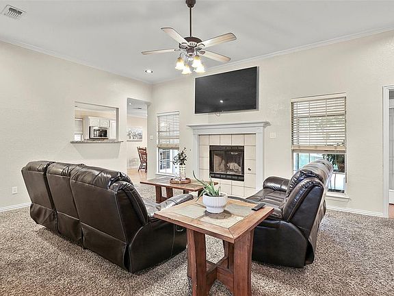 4th image of 2617 John Dr