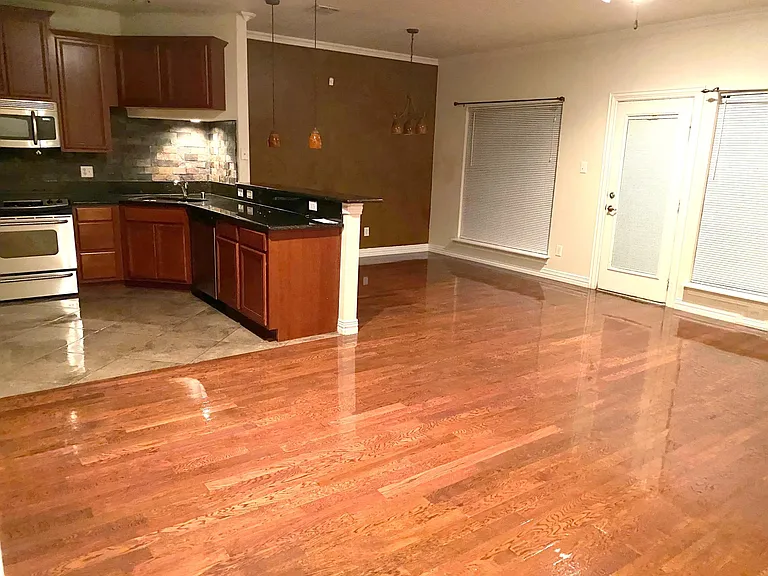 1216 Plaza Way — Photo 4