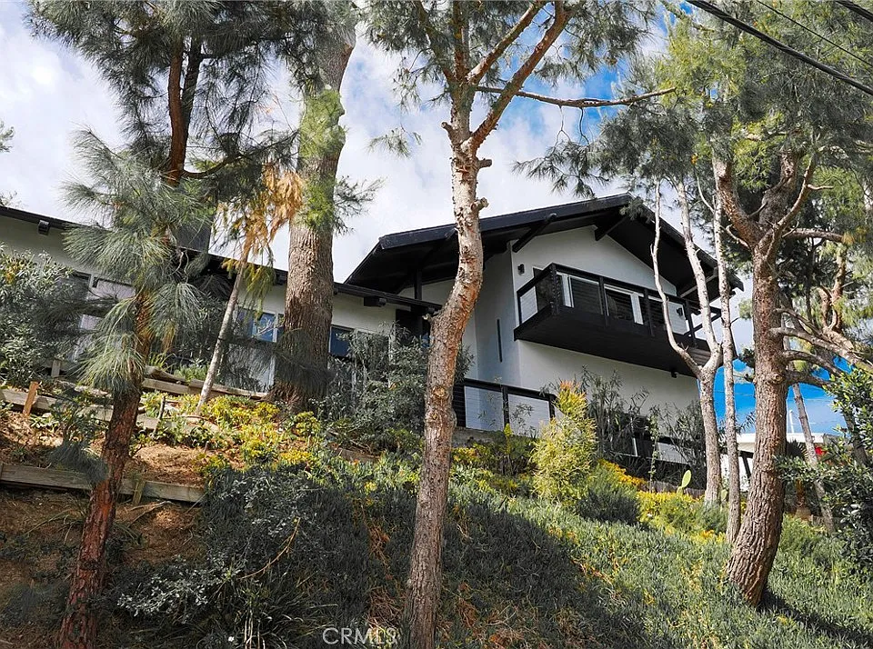 5177 Medina Rd