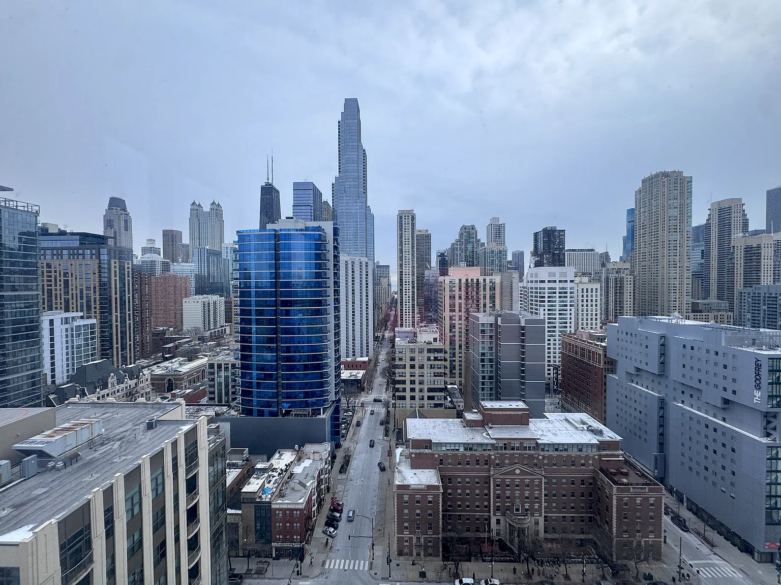 2 bed, 900 sqft, $3,999 — Photo 4