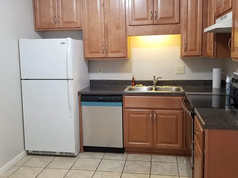 57 Hanover Cir S #222 — Photo 4
